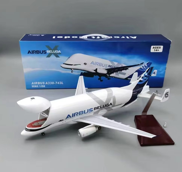 Модель самолета a330 600st beluga в фирменной раскраске airbus, масштаб 1/150