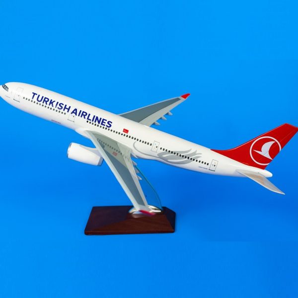 Модель самолета airbus a330 в ливрее turkish airlines, масштаб 1/140