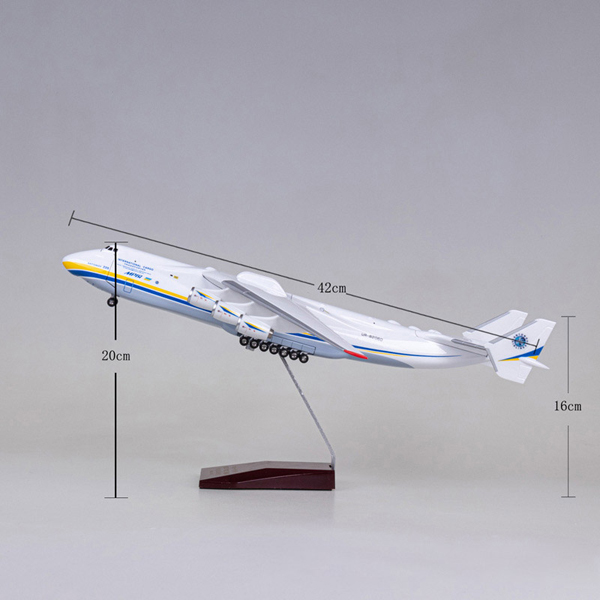 Модель самолета Ан 225 Мрия в ливрее авиакомпании antonov airlines, масштаб 1/200