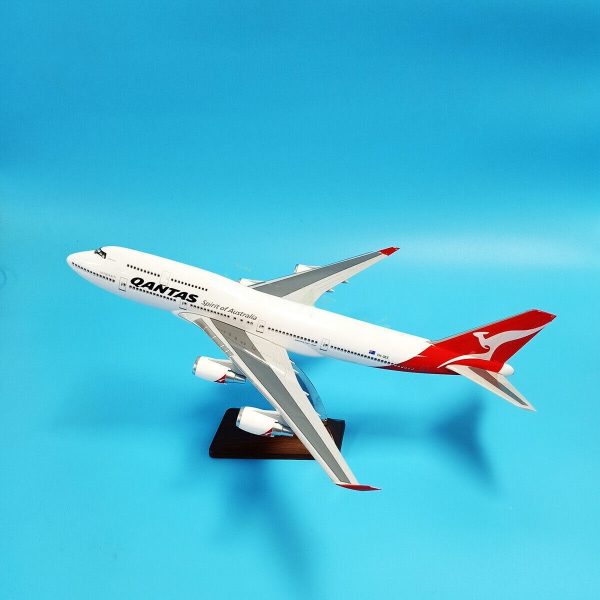 Модель самолета boeing 747 400 в ливрее qantas, масштаб 1/150