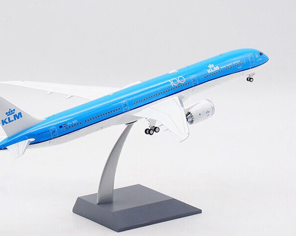 Модель самолета boeing 787 10 dreamliner ph bkg в ливрее klm royal dutch airlines, масштаб 1/200