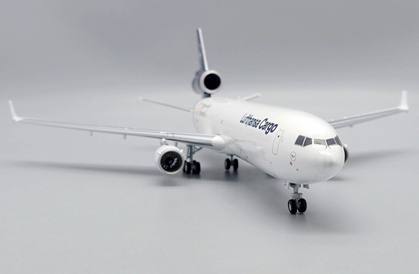 Модель самолета mcdonnell douglas md 11(f) d alcc в ливрее lufthansa cargo farewell md 11, масштаб 1/200