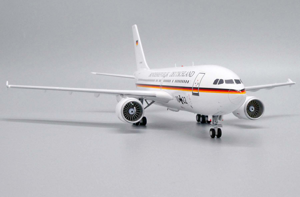 Модель самолета 438, airbus a310 300 10+21 german air force, xx2786, 1/200