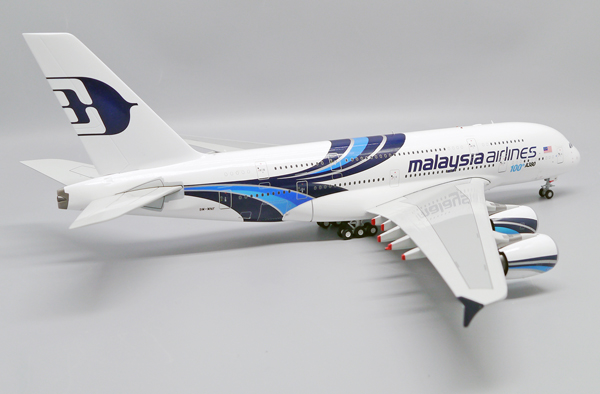 Модель самолета a380 9m mnf в ливрее malaysia airlines "100th airbus a380, масштаб 1/200