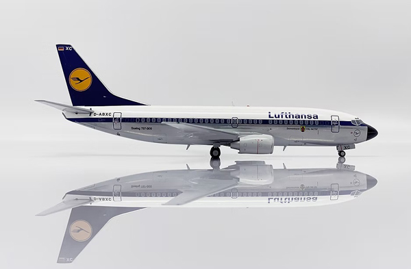 Модель самолета boeing 737 300 d abxc в ливрее lufthansa polished, масштаб 1/200