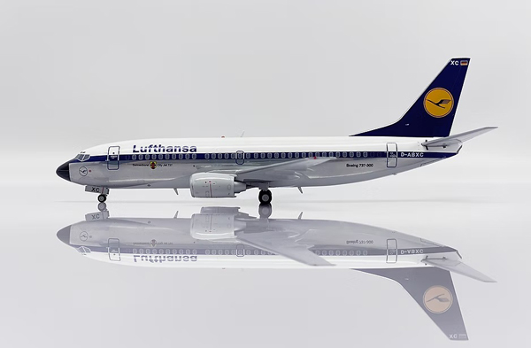 Модель самолета boeing 737 300 d abxc в ливрее lufthansa polished, масштаб 1/200
