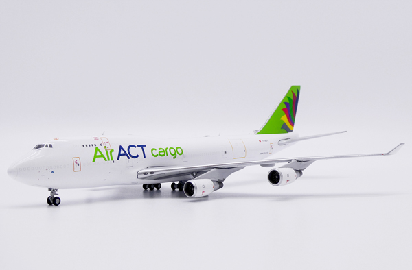 Модель самолета boeing 747 400(bdsf) tc acf в ливрее act airlines, масштаб 1/400