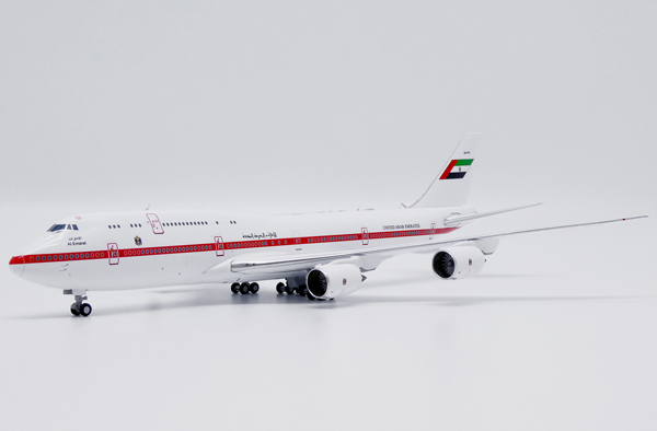 Модель самолета boeing 747 8(bbj) a6 pfa в ливрее abu dhabi amiri flight, масштаб 1/400
