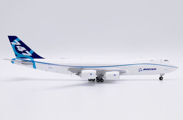 Модель самолета 414, boeing 747 8f n747ex house color, масштаб 1/400