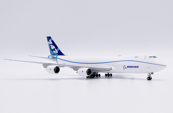 Модель самолета 414, boeing 747 8f n747ex house color, масштаб 1/400