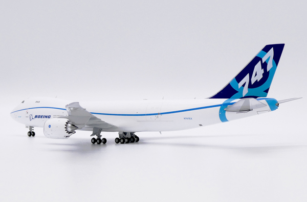 Модель самолета 414, boeing 747 8f n747ex house color, масштаб 1/400