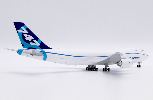 Модель самолета 414, boeing 747 8f n747ex house color, масштаб 1/400