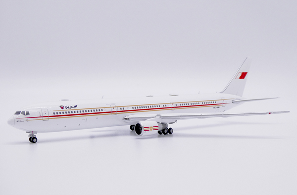 Модель самолета boeing 767 400er a9c hmh в ливрее bahrain royal flight, масштаб 1/400