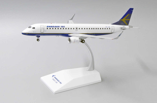 Модель самолета embraer erj190 ei rnd в ливрее alitalia "skyteam", масштаб 1/200
